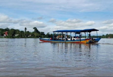 Jelang Natal dan Tahun Baru, Aktivitas Penyeberangan Feri Long Iram Mengalami Peningkatan