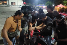 Motor Pria Ini Dibawa Kabur Temannya saat Mampir ke Warung