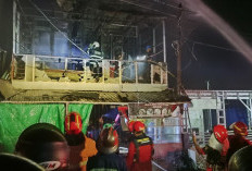 Warung Makan di Jalan Ery Suparjan Samarinda Terbakar, Minimnya Air Hambat Proses Pemadaman