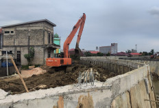 Gara-Gara Harga BBM Naik, Proyek Sedot Tinja dan Normalisasi Sungai Terhambat 