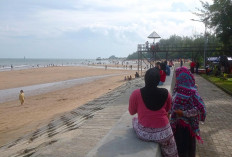 Libur Lebaran, Pengunjung Pantai Manggar Tembus 5 Ribu Orang, Pengelola Tambah Pengawasan