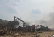 Tumpukan Sampah di TPA Janju Terbakar, Api Merambat hingga Lapisan Dalam