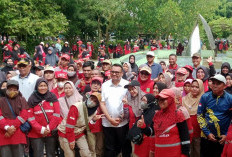Bupati Kukar Pastikan Petugas Kebersihan Lansia Tetap Dipertahankan, Pemkab Cari Dasar Hukumnya