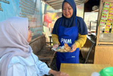 Perempuan Ini Sukses Kembangkan Usaha Rumahan hingga Jadi Andalan Transaksi Warga melalui BRILink Agen