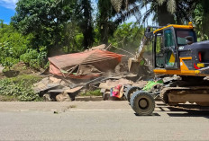 57 Lapak dan Warung Ilegal di Kawasan Nusantara Dibongkar, Antisipasi Pencurian Besi Tua