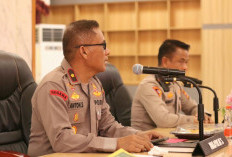 Wakapolres Kutim Tekankan Disiplin Personel, Dilarang Main Ponsel Saat Bertugas Jaga