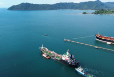 Non Stop, Kapal Tanker Pertamina Antarkan Energi dan Harapan ke Sumatra! 