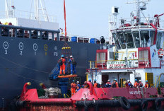 Impor Bensin Masih 23 Juta KL, Bahlil Wajibkan E20 pada 2028