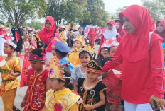 PGRI Paser Belengkong Hidupkan Semangat Kemerdekaan RI Lewat Karnaval