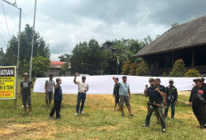 Blokade Jalan Nasional, Warga Bentian Besar Kubar Pulangkan Truk CPO 