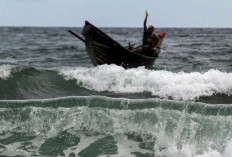 Peringatan Dini dari BMKG: Waspada Gelombang Tinggi 4 Meter di Perairan Indonesia
