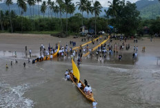 Ritual Mengolor Perahu Naga Kembali Tampil, Festival Sekerat Nusantara 2026 Siap Meriahkan Pantai Sekerat 
