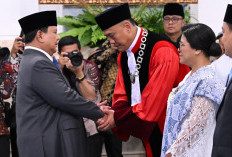 Prabowo Lantik Hakim MK Baru, Gantikan Ipar Jokowi