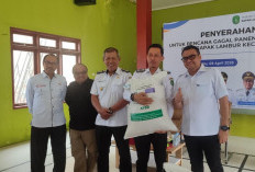 Bupati Kukar Salurkan Bantuan untuk 153 KK Korban Banjir Rapak Lambur