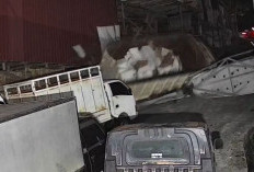 Truk Alami Patah As Roda di Tanjakan Jalan Siaga Balikpapan, Sopir Selamat Meski Hantam Tiga Kendaraan 