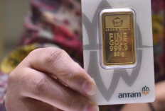 Sempat Naik Tipis, Harga Emas Batangan Antam Terjun Rp15 Ribu per Gram
