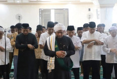 Minta Turun Hujan, Pejabat Pemprov Kaltim Gelar Salat Istisqa di Samarinda