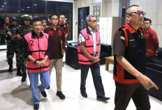 Kejati Kaltim Tahan 2 Mantan Kadistamben Kukar, Diduga Terbitkan Izin Tambang di Lahan Transmigrasi