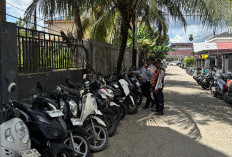 Parkir Motor di Jalan Wijaya Kesuma I, Siap-Siap Ban Motor Dikempiskan 