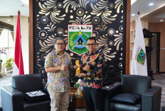 Disway National Network Serahkan Penghargaan kepada Wali Kota Batu sebagai Pendorong Kemajuan Pariwisata