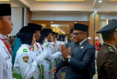 Paskibraka Paser 2026 Dikukuhkan, Zulkifli Kaharuddin Beri Pesan Jelang Pengibaran Merah Putih