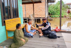 Polres Kutim Beri Layanan Kesehatan Gratis Bagi Warga Korban Banjir