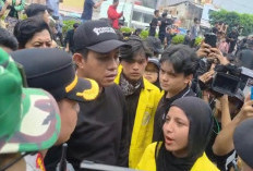 Mahasiswa Cekcok dengan Aparat, Protes Aksi Demonstrasi Dijaga TNI