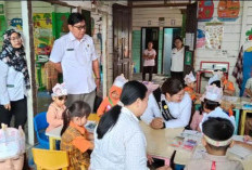 Bupati Angela Tinjau Pelaksanaan Kegiatan Belajar Mengajar di TK Merpati dan TK Pembina Ujoh Bilang
