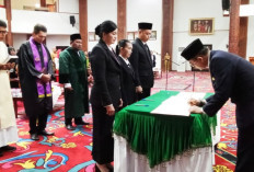 Pemkab Kutai Barat Lantik 45 Kepala Sekolah Baru