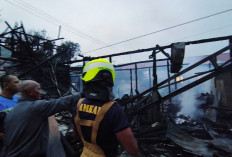 7 Rumah Di Tenggarong Ludes Terbakar, Pemadam Terkendala Surut Air Sungai