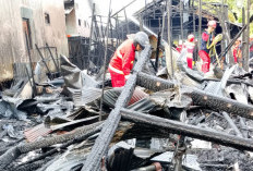 3 Bangunan di Sungai Keledang Samarinda Ludes Terbakar, 20 Warga Terdampak