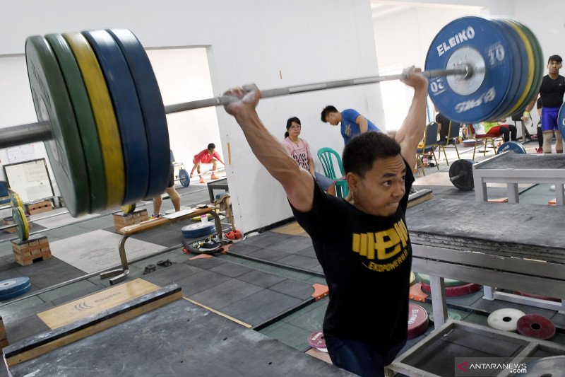 Lifter Eko Yuli Fokus Turunkan Berat Badan Jelang Sea Games 2019