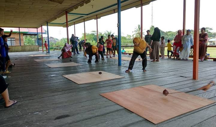 Sopan Sopian Apresiasi Lomba Olahraga Tradisional di Muara Muntai