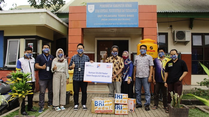 Peduli, BRI Bagi Masker