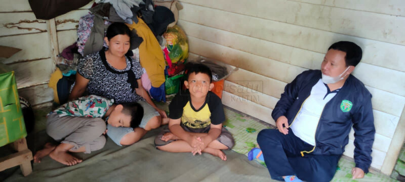 Cerita Dua Bocah dan Ibunya di Kubar yang Hidup dari Memulung (3-Habis): Bawa Anak karena Trauma