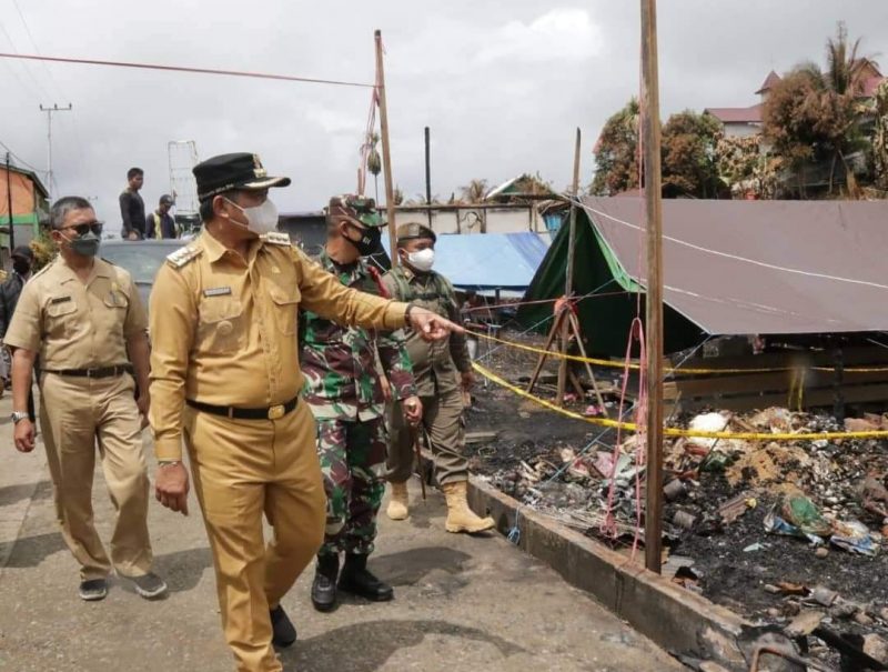 Bupati Mahulu Bonifasius Temui Langsung Warga Korban Kebakaran