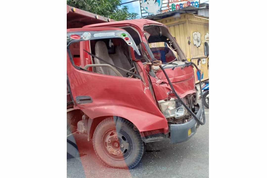 Laka Beruntun Didepan RSKD, Satu Korban Dilarikan Kerumah Sakit.