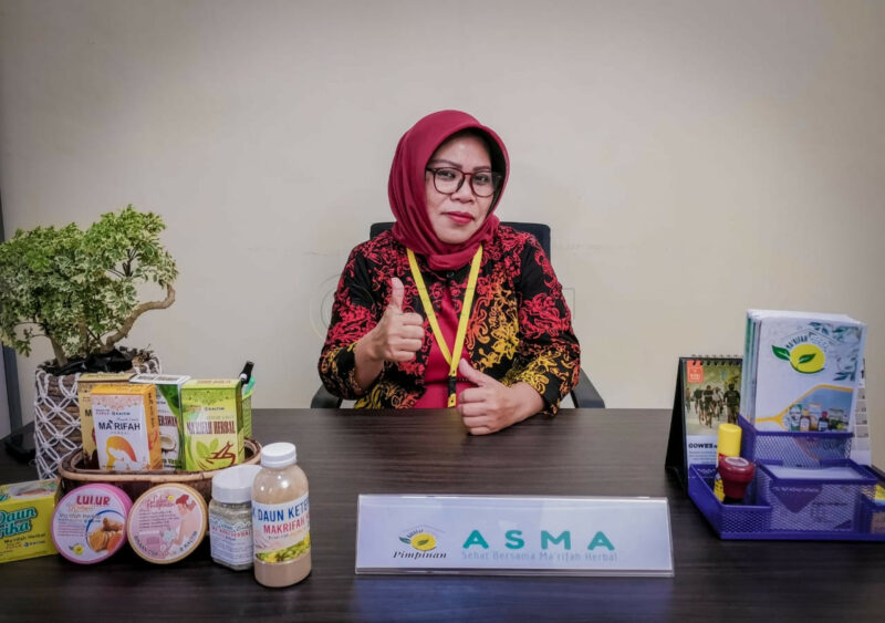 Perempuan Ini Sukses Kembangkan Bisnis Herbal dari Produksi Rumahan Jadi Jutawan