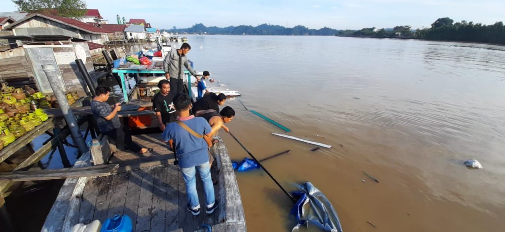 Mesin Bermasalah, Kapal Muatan Tabung Gas Meledak