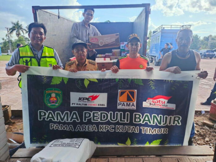 PT Pama Salurkan 200 Paket Sembako untuk Korban Banjir Bengalon