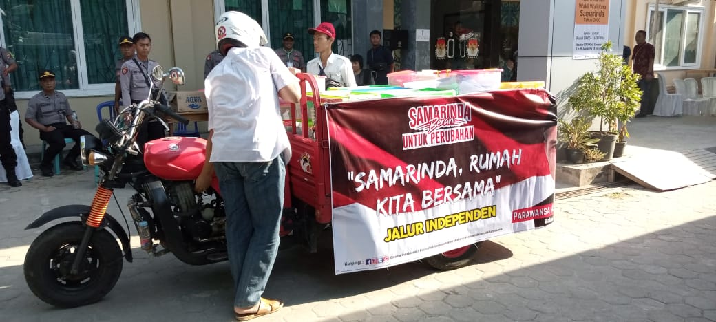 Parawansa-Markus Bawa Motor Tiga Roda Serahkan Berkas Dukungan