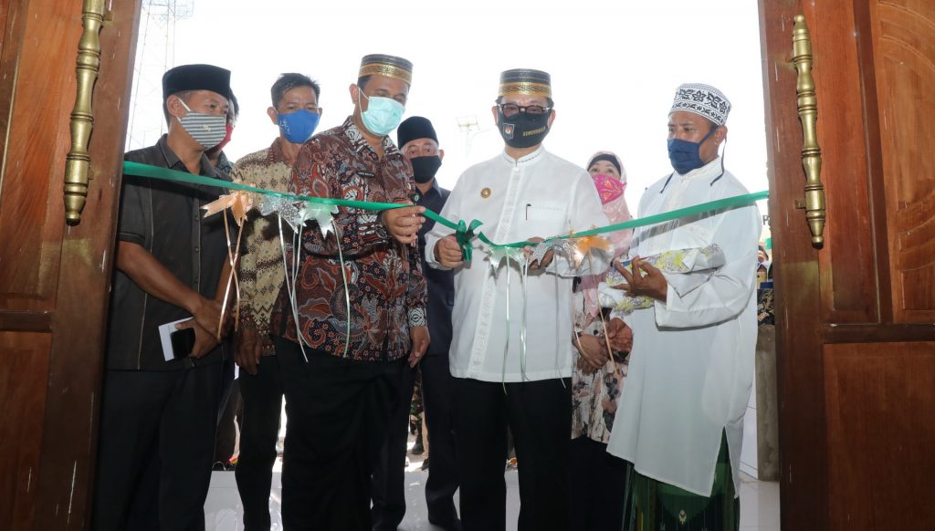 Resmikan Masjid dan Tinjau BSPS