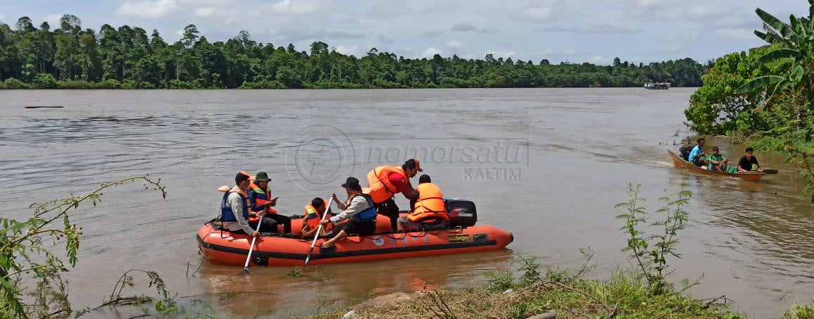 Kejar Perahu Hanyut, Pria Paruh Baya Hilang Tenggelam di Pelabuhan Royoq