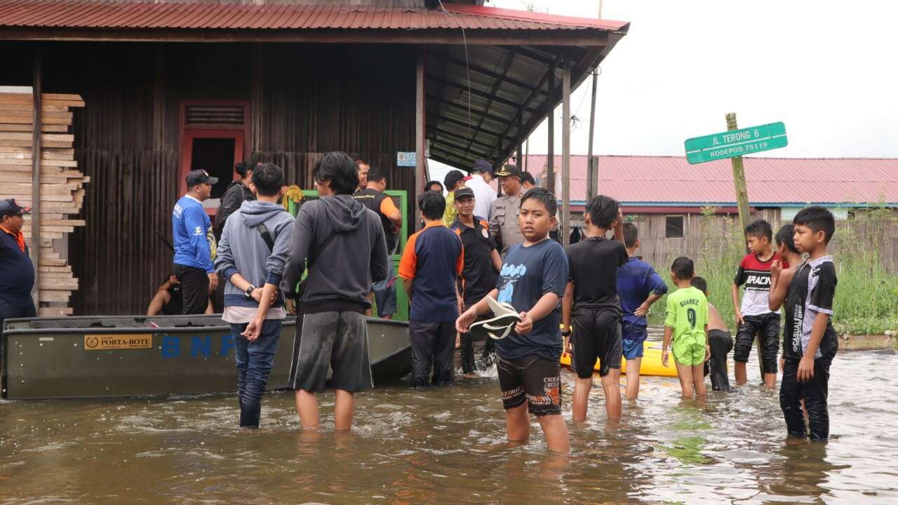 Banjir Belum Surut, Jalan Terong Terparah