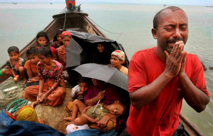 Dua Bulan Terombang-ambing di Laut, Puluhan Warga Rohingya Tewas di Atas Perahu