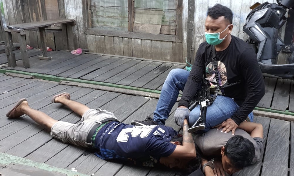 Polisi Kukar “Sikat” Sarang Narkoba Kampung Pulau Samarinda