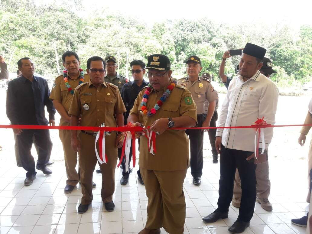 Ismunandar Resmikan Pasar, Dukung Perputaran Ekonomi Lokal