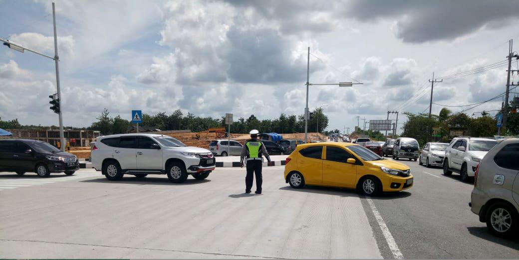 Gerbang Tol Samboja Macet Sepanjang 5 KM