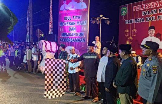 Ketika Bupati Edi Lepas Peserta Takbiran Keliling