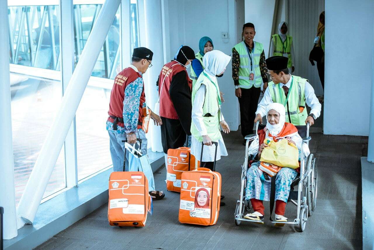 Kloter I Jamaah Calon Haji Kaltim Diberangkatkan dari Balikpapan Langsung Madinah